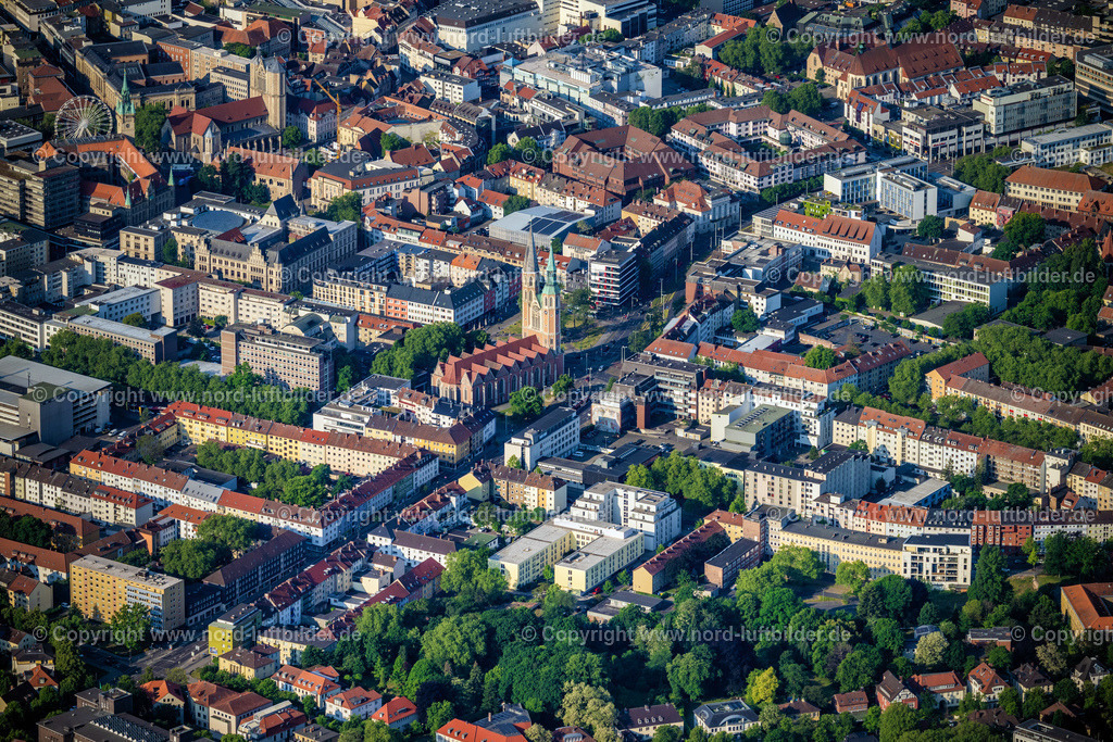 Braunschweig_St_Katharinen_Kirche_Altstadt_ELS_0287050623 | BRAUNSCHWEIG 05.06.2023 Kirchengebäude " St. Katharinen " an der Straße An der Katharinenkirche im Ortsteil Innenstadt in Braunschweig im Bundesland Niedersachsen, Deutschland. Weiterführende Informationen bei: Ev.-luth. Kirchengemeinde St. Katharinen Braunschweig. // Church building " St. Katharinen " on street An der Katharinenkirche in the district Innenstadt in Brunswick in the state Lower Saxony, Germany. Further information at: Ev.-luth. Kirchengemeinde St. Katharinen Braunschweig. Foto: Martin Elsen