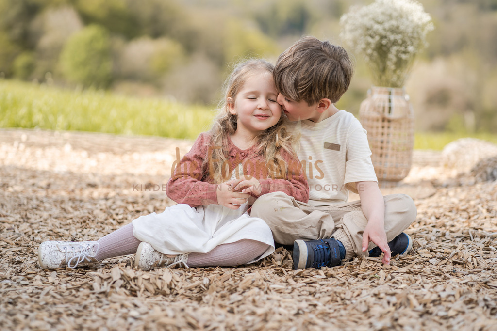 13 | Die Fotomamis – Eure Fotografen für Babybauch-, Neugeborenen-, Familien-, Kindergarten- und Hochzeitsfotografie. Mit Feingefühl, Leidenschaft & Liebe zum Detail.