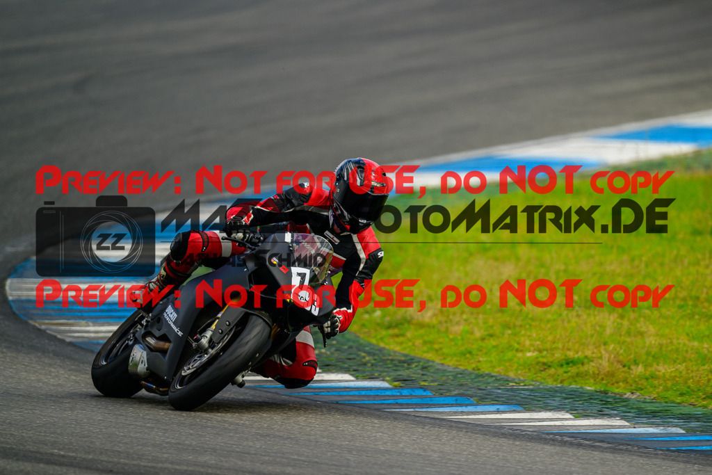 MaZZes_FotoMatrix_240615_6007705_7204 | ROT