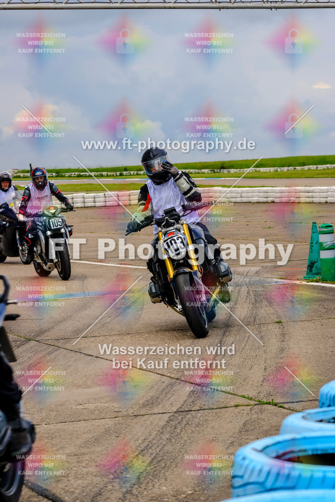 MotoTeam-9685 | Hier findet Ihr Bilder von Touristenfahrten auf der Nürburgring Nordschleife oder von anderen Veranstaltungen die ich besucht habe. Viel Spass beim Durch Schauen 