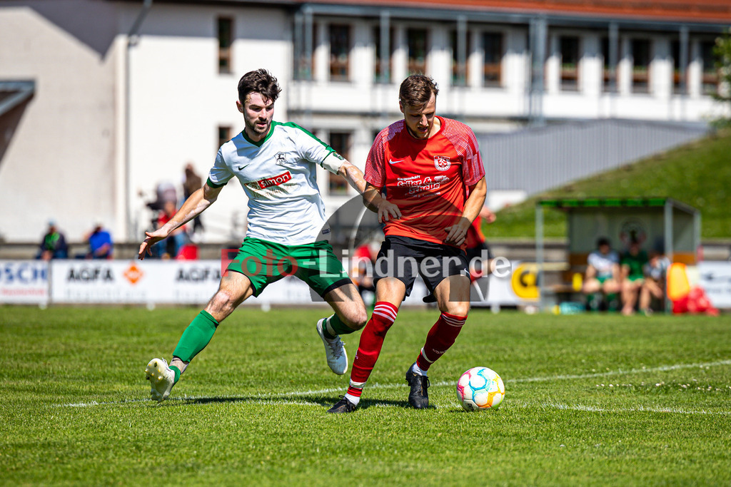 TSV Peißenberg vs Lenggrieser SC | Abstiegs Qualifikationsrunde Kreisliga Gruppe C, TSV Peißenberg vs Lenggrieser SC, 20240504,
Duell zwischen Hannes KUNTERWEIT (TSVP 4) und Sebastian BIAGINI (LSC 13),
2024-05-04 in Peißenberg (Sportplatz Peißenberg)
Hannes KUNTERWEIT (TSVP 4), Sebastian BIAGINI (LSC 13)
Copyright: WolfgangxLindner www.foto-lindner.de