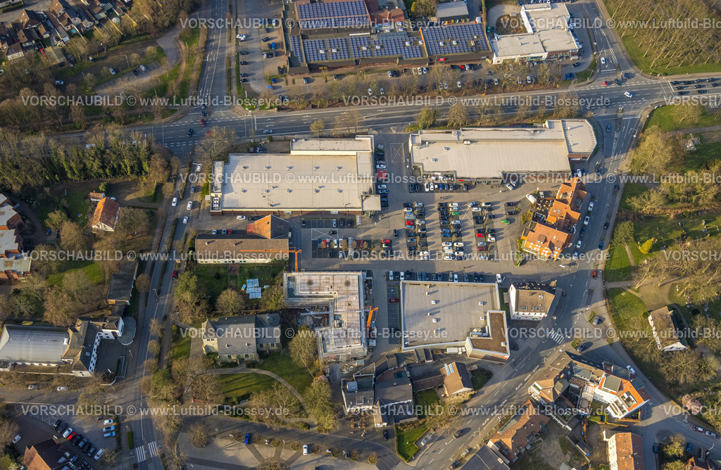 Hamm240305715 | Luftbild, Einkaufszentrum mit Supermarkt Edeka, Aldi und DM, evang. St.-Victor-Kirche und Neubau Baustelle, Stadtbezirk Herringen, Hamm, Ruhrgebiet, Nordrhein-Westfalen, Deutschland