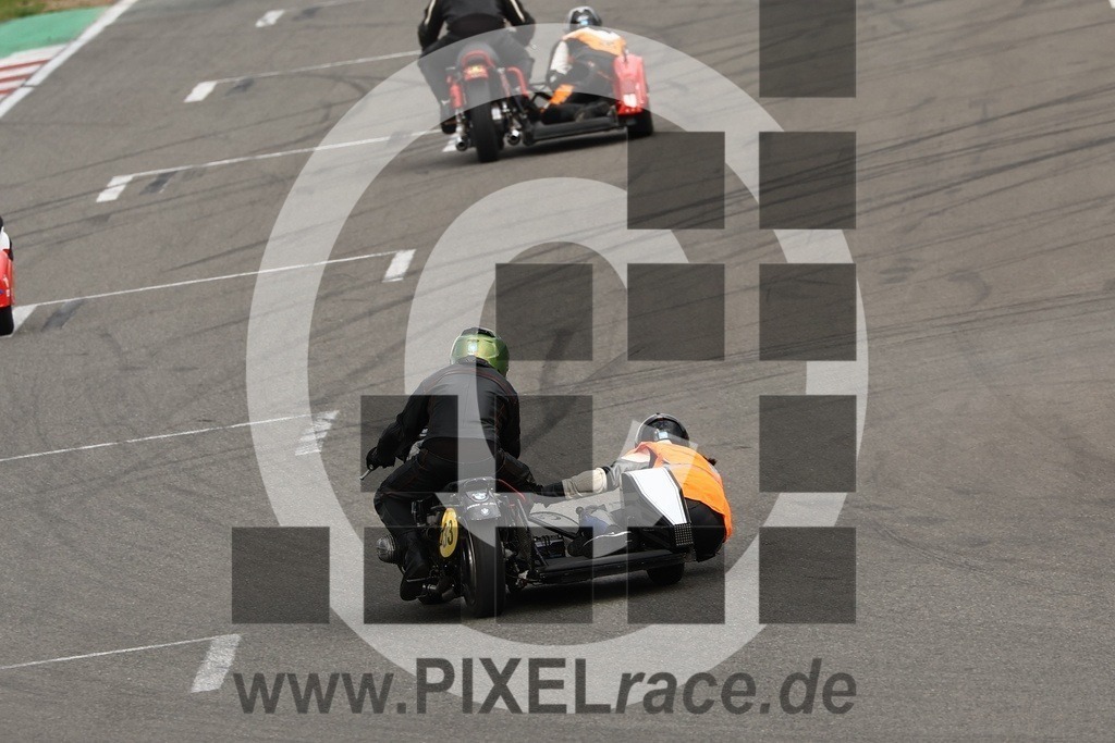 0q33-20260418_02704 | Schöne Erinnerungen an spannende Momente - das festzuhalten ist unser Job. PIXELrace.de ist seit 2003 auf den Rennstrecken Europas unterwegs um die Action draußen beim Fahren und die wunderbare Stimmung imm Fahrerlager für euch einzufangen.