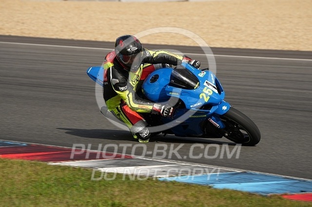 2025_09_12_PBK_14104 | Sportfotografie; SlowMotion; Video; Rennstrecke; Hafeneger; Speer; Racing; RSE; BMW; CBO; Trackday; Motorsportarena; Hockenheimring; Brno; Most; Barcelona; Valencia