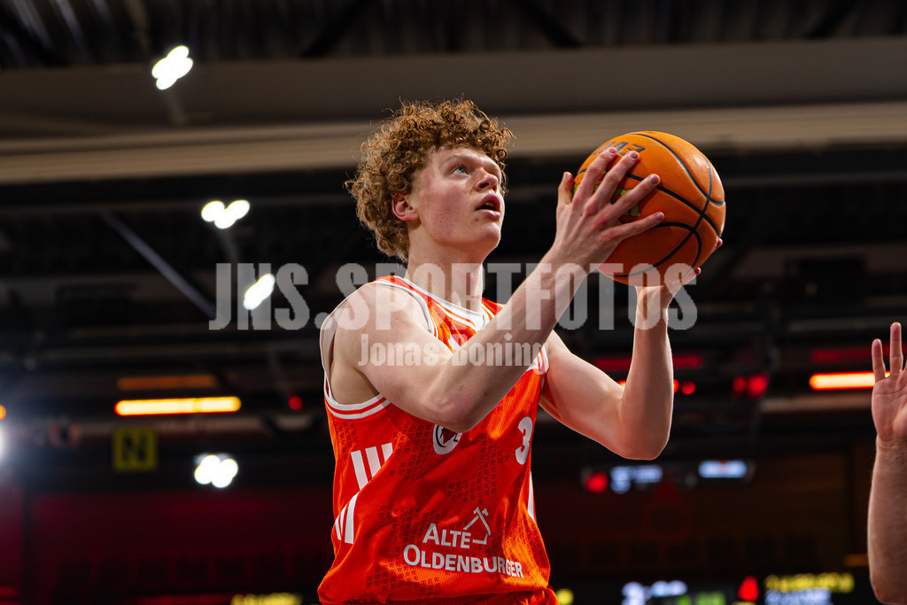 Basketball I Herren I Saison 2025-2026 I ProB Nord I 21. Spieltag I Rasta Vechta II - Iserlohn Kangaroos I 3222 | Tristan Gutersohn (3, RASTA Vechta II) - Realisiert mit Pictrs.com