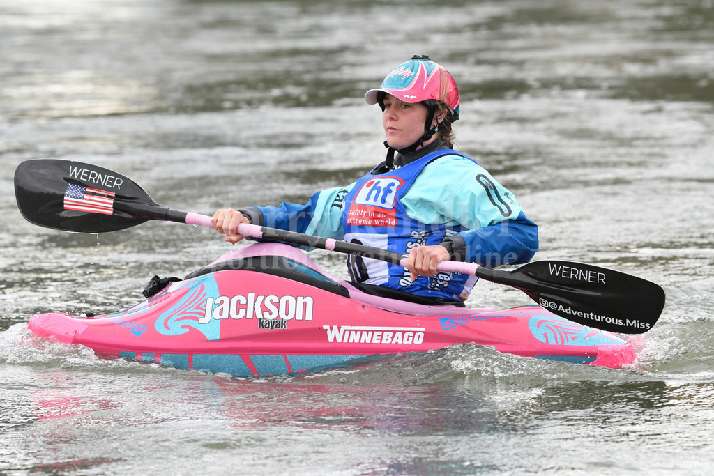 ICF CANOE FREESTYLE WORLD CUP 1 / PLATTLING | 2024 ICF CANOE FREESTYLE WORLD CUP 1 / PLATTLINGWomen's Kayak SurfaceAbby HOLCOMBE (United States) #86 - Realisiert mit Pictrs.com