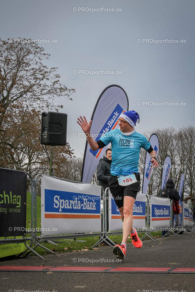 6. Bonner Nikolauslauf; Bonn, 14.12.2025 | Impressionen vom 6. Bonner Nikolauslauf am 14.12.2025 in Bonn (Nordrhein-Westfalen). 