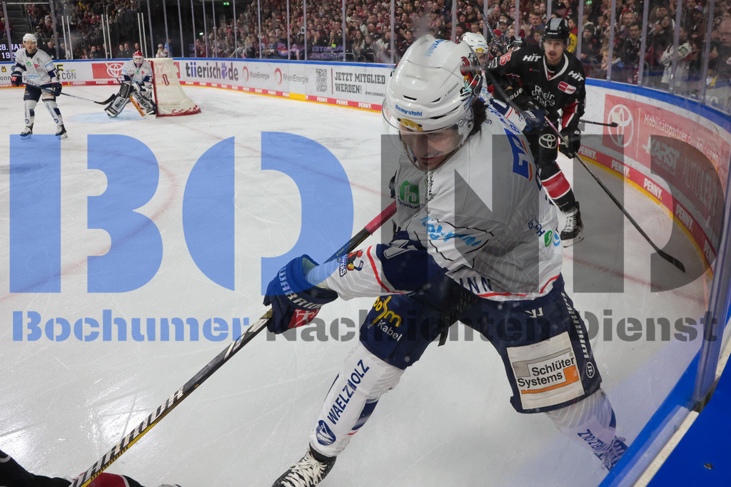 SES_KOLISE20250119-12 | bond - Realisiert mit Pictrs.com