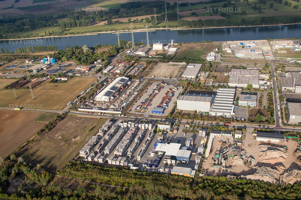 Luftbild: Lagerhallen und Speditionsgebäude Kube & Kubenz in Worms im Bundesland Rheinland-Pfalz in Deutschland. Foto: IMG_084369.jpg vom 02.09.2015 durch Werner Riehm/FLY-FOTO.de