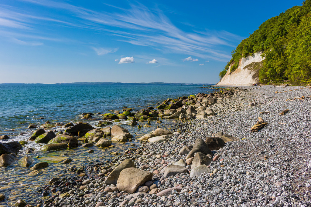 Kreidefelsen an der Küste der Ostsee auf der Insel Rügen | Kreidefelsen an der Küste der Ostsee auf der Insel Rügen.