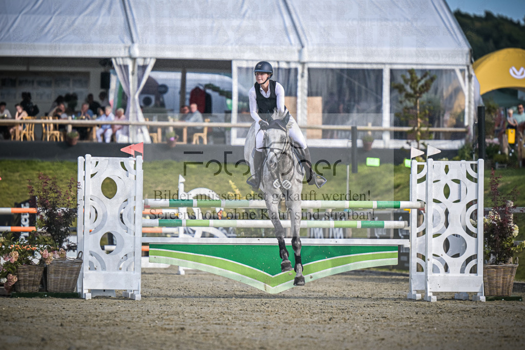 DOS_2347 | Entdecke hochwertige Reitturnierfotos von Foto Oger. Professionell, emotional und authentisch – jetzt Lieblingsmomente im Shop bestellen.Deutschlandweite Turnierfotografie. - Realisiert mit Pictrs.com