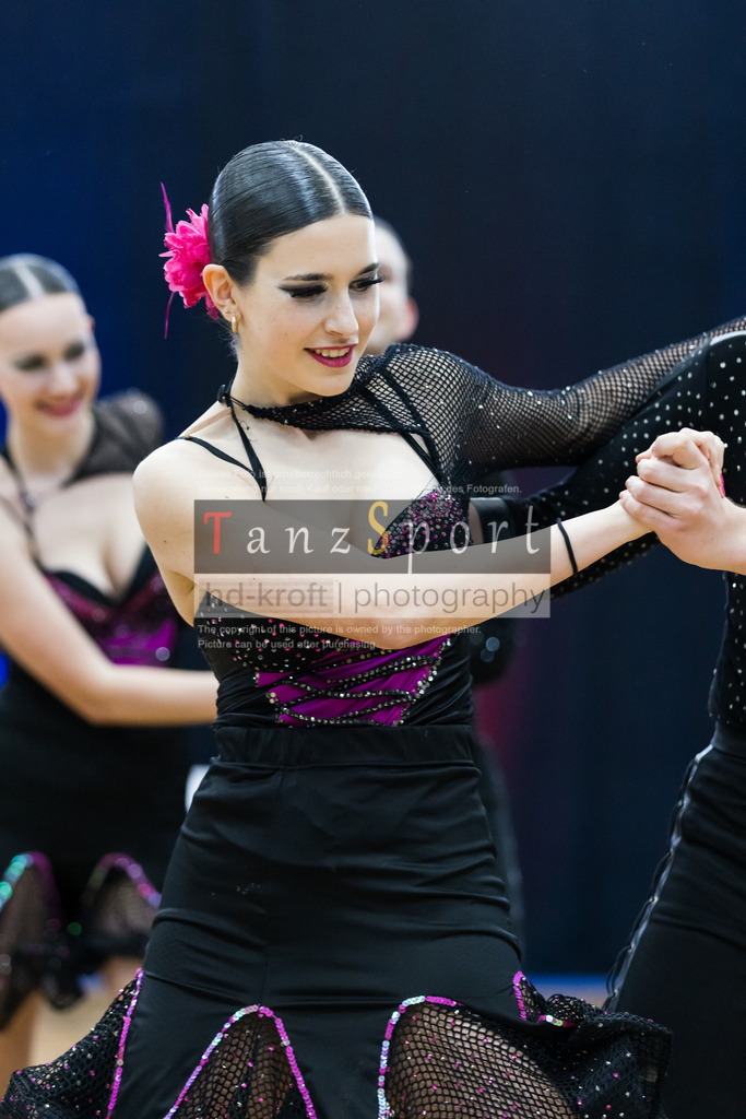 202603145_LL_Lat-Formationen_Nbg_4912 | Tanzsportbilder, Standardtanz, Lateintanz, WDSF, DTV, LTVB, dancecomp, goc, hessen tanzt, blaues band der spree, walzer, tango, wiener walzer, slowfox, quickstepp, samba, rumba, cha-cha-cha, paso doble. jive, hd-kroft photography, turniertanzsport