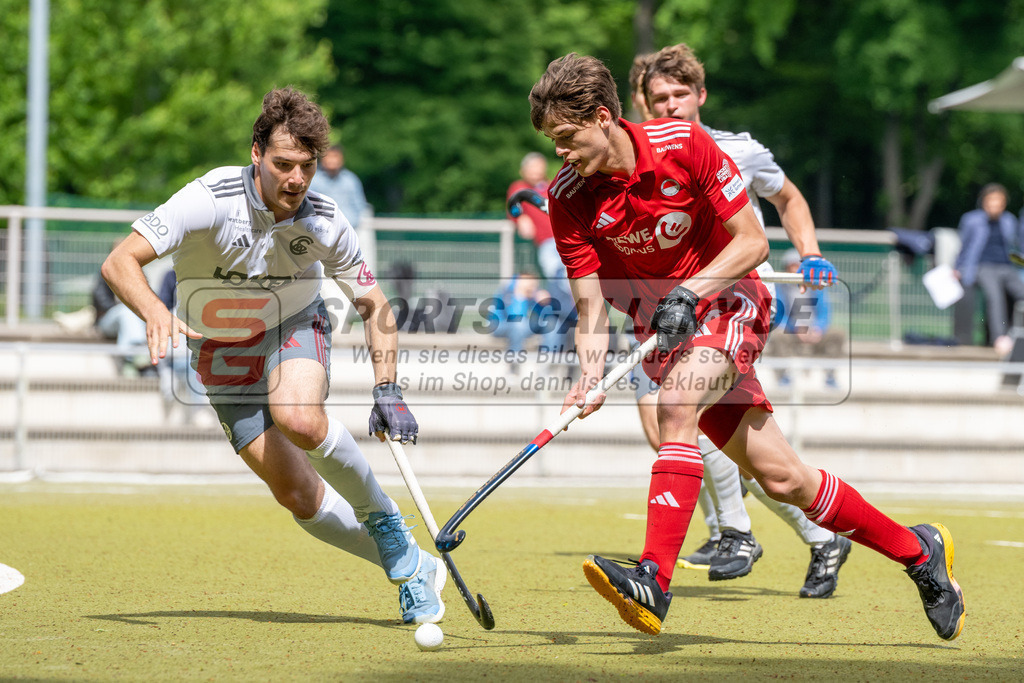 SFE_20250504_0079 | Köln, Deutschland, 04.05.2025:  Hockey 1. Bundesliga Herren Rot-Weiss Köln - Münchener SC im KTHC Stadion Rot-Weiss Köln Tennis and Hockey Club am 04.05.2025 in Köln, Deutschland. (Foto von Stephan Fehrmann)Köln, Germany, 04.05.2025: Hockey 1. Bundesliga Herren Rot-Weiss Köln - Münchener SC in KTHC Stadion Rot-Weiss Köln Tennis and Hockey Club at 04.05.2025 in Köln, Deutschland. (Foto from Stephan Fehrmann)