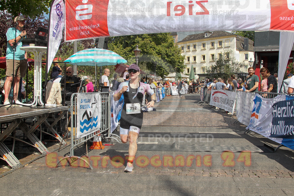 250824_1459_EV4_2470 | Sportfotografie im Rhein-Sieg Kreis, Köln, Bonn, NRW, Rheinland Pfalz, Hessen, etc. Unser Tätigkeitsfeld umfasst den Laufsport vom Volkslauf über den Marathon, Duathlon, Triathon bis zum Ultralauf wie Kölnpfad Ultra oder Schindertrail.