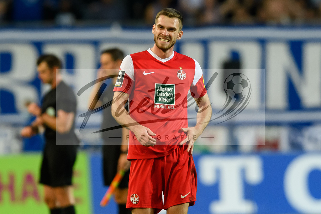 FCMFCK20210904_067 | Fussball, Herren: Kevin Kraus (1. FC Kaiserslautern) enttaeuscht beim Spiel der 3. Liga zwischen 1. FC Magdeburg und 1. FC Kaiserslautern in der MDCC-Arena am 04.09.2021 in Magdeburg, Deutschland.DFB / DFL REGULATIONS PROHIBIT ANY USE OF PHOTOGRAPHS AS IMAGE SEQUENCES AND/OR QUASI-VIDEO. - Realisiert mit Pictrs.com
