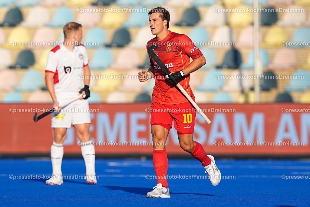 xydrx10082505017 | 10.08.2025, xydrx, Herren EuroHockey Championship 2025, Gruppenphase, Gruppe A, Spanien - Österreich, Sparkassenpark Mönchengladbach: Jose Basterra (ESP #10)