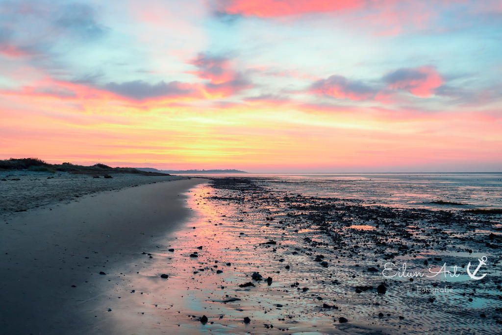 B 132 | Eilun-Art-Fotografie Levke Martens, ihre Fotografin für Immobilien- und Landschaftsfotografie auf Föhr, Föhrer Motive als Poster, Leinwand, hinter Acrylglas oder stelle dir deinen eigenen Monatskalender zusammen, mit nur einem Klick