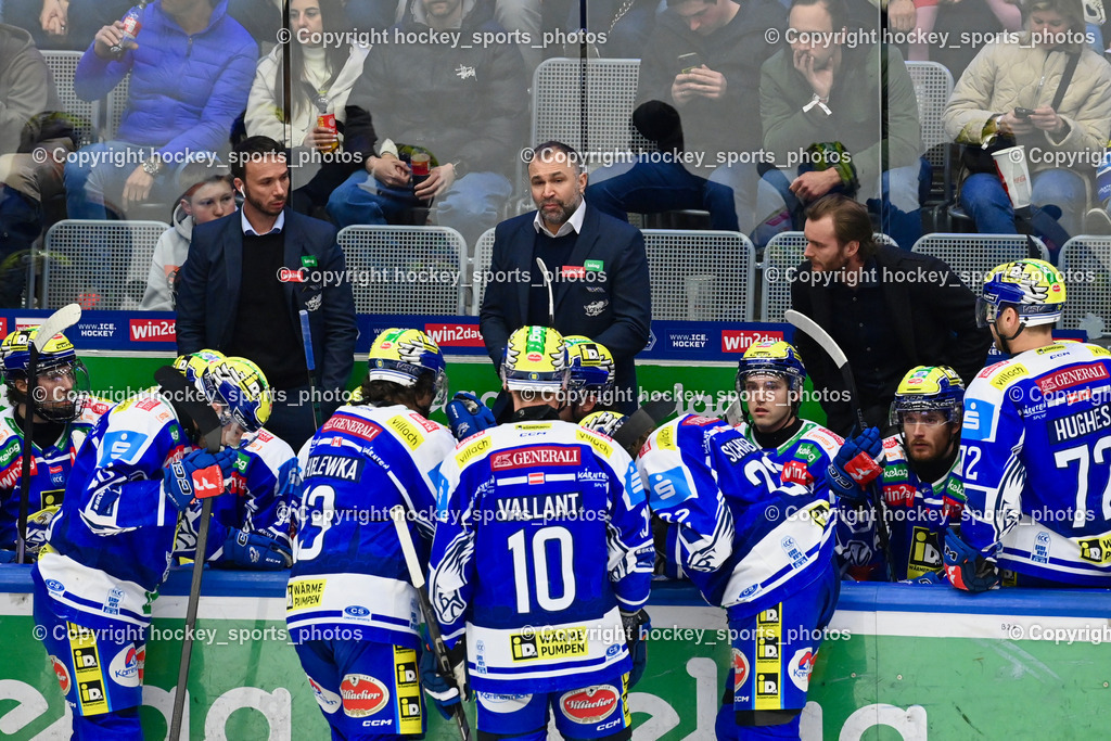 EC IDM WÄRMEPUMPEN VSV vs. MOSER MEDICAL GRAZ99ERS | Spielerbank EC VSV, Pierre Allard Headcoach EC VSV, #13 Adam Helewka EC VSV, #10 Thomas Vallant EC VSV, Marco Pewal Assistant Coach EC VSV, #9 Alexander Rauchenwald EC VSV, EC IDM WÄRMEPUMPEN VSV vs. MOSER MEDICAL GRAZ99ERS, EC IDM WÄRMEPUMPEN VSV vs. MOSER MEDICAL GRAZ99ERS am 17.03.2026 in Villach (Stadthalle Villach), Austria, (Photo by Bernd Stefan)