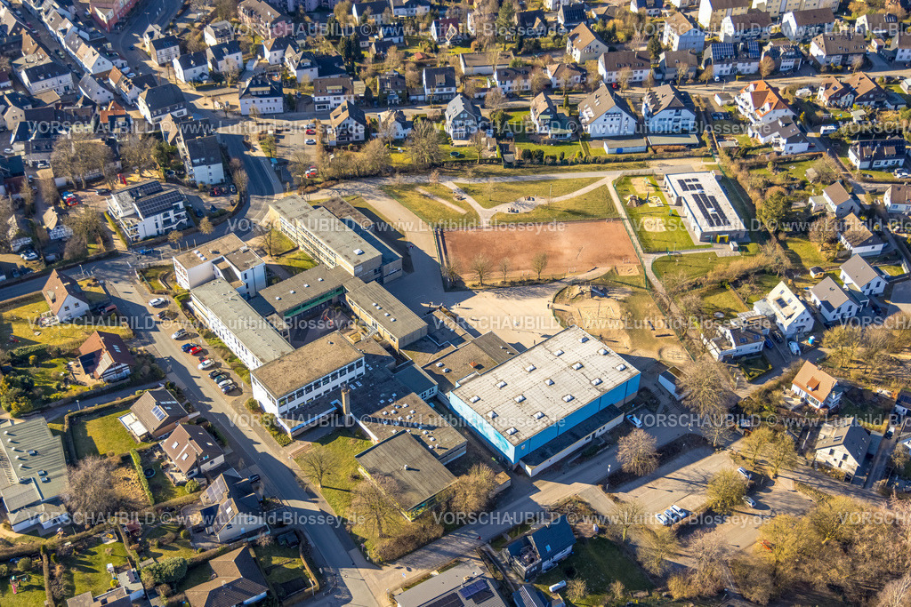 Breckerfeld250303015 | Luftbild, Grundschule Breckerfeld mit Sportplatz und Städtischer Kindergarten Abenteuerland, Breckerfeld, Ruhrgebiet, Nordrhein-Westfalen, Deutschland