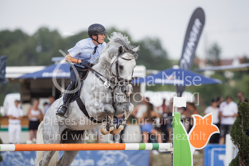 230624_PfSpTa_Youngster-S-331 | Deine schönsten Turniermomente als professionelle Fotos! Entdecke hochwertige Pferdesport-Fotografie im Online-Shop. Jetzt Fotos finden & bestellen!