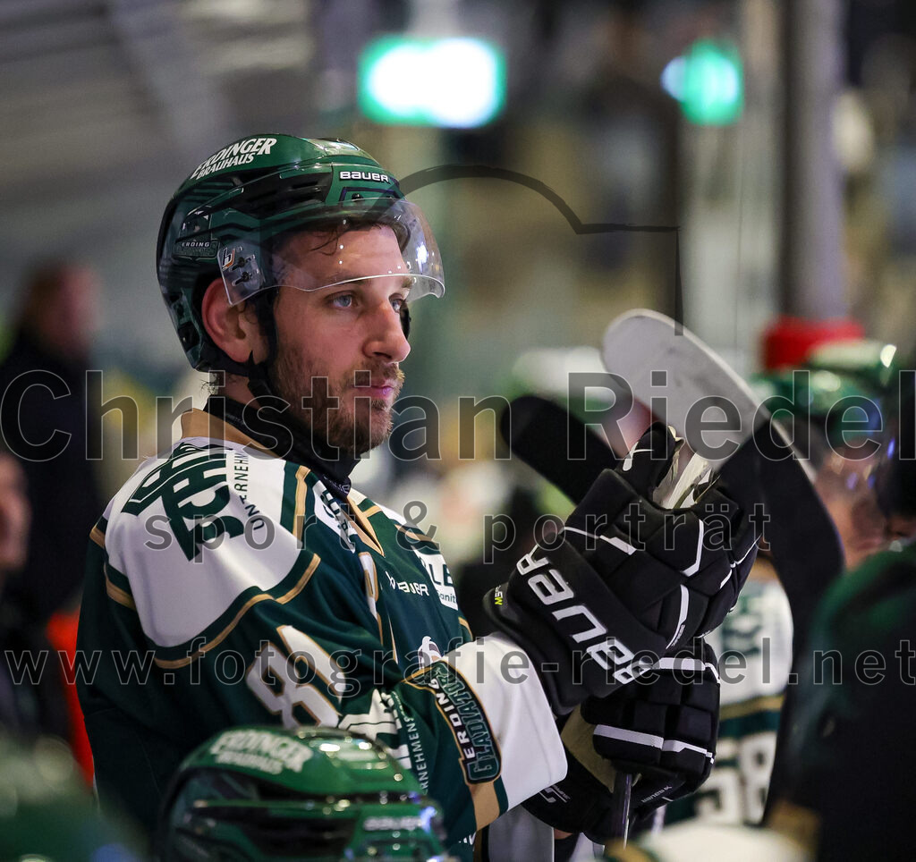 2026-01-02_088_TSV_Erding_gegen_Hoechstadt_Alligators | Erding, Deutschland, 02.01.2026:Eishockey, Oberliga Süd 2025 / 2026, 33. Spieltag, TSV Erding gegen Höchstadt Alligators, Endergebnis: 2:1Maximilian Forster (Erding Gladiators, #81)Foto: Christian Riedel / fotografie-riedel.net