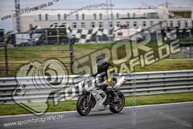 pubi2201 | Professionelle Fotos von Sportveranstaltungen, aber auch Hochzeiten und anderen Events. - Realisiert mit Pictrs.com