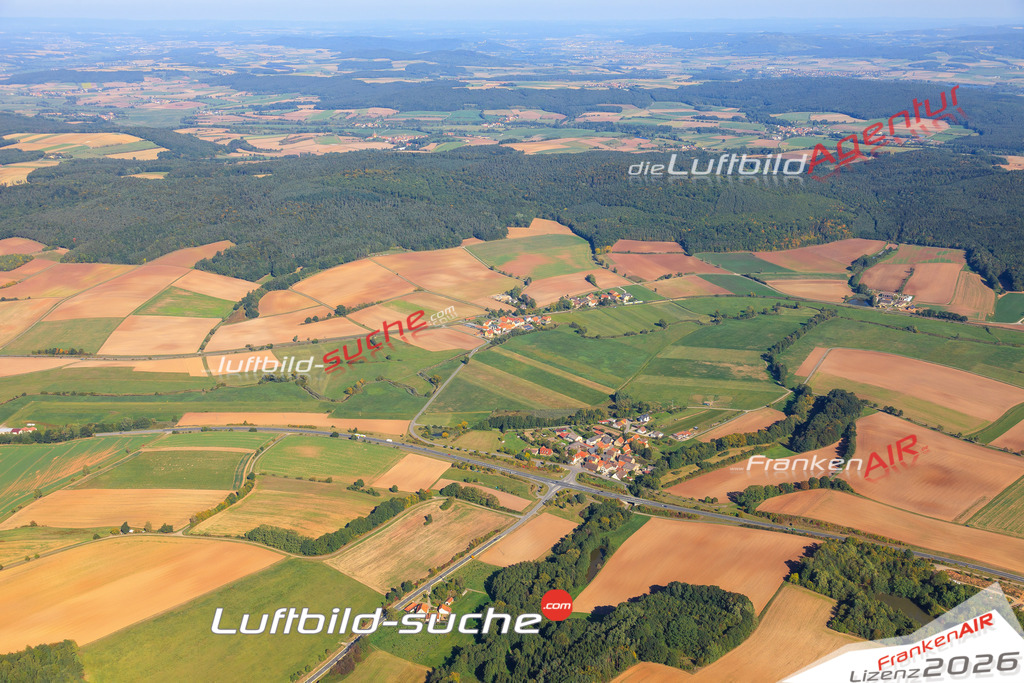Die Luftaufnahme der Stadt Gerach wurde vom UL-Flugzeug heraus erstellt ( keine Drohne )- hohe Auflösung für beste Qualität