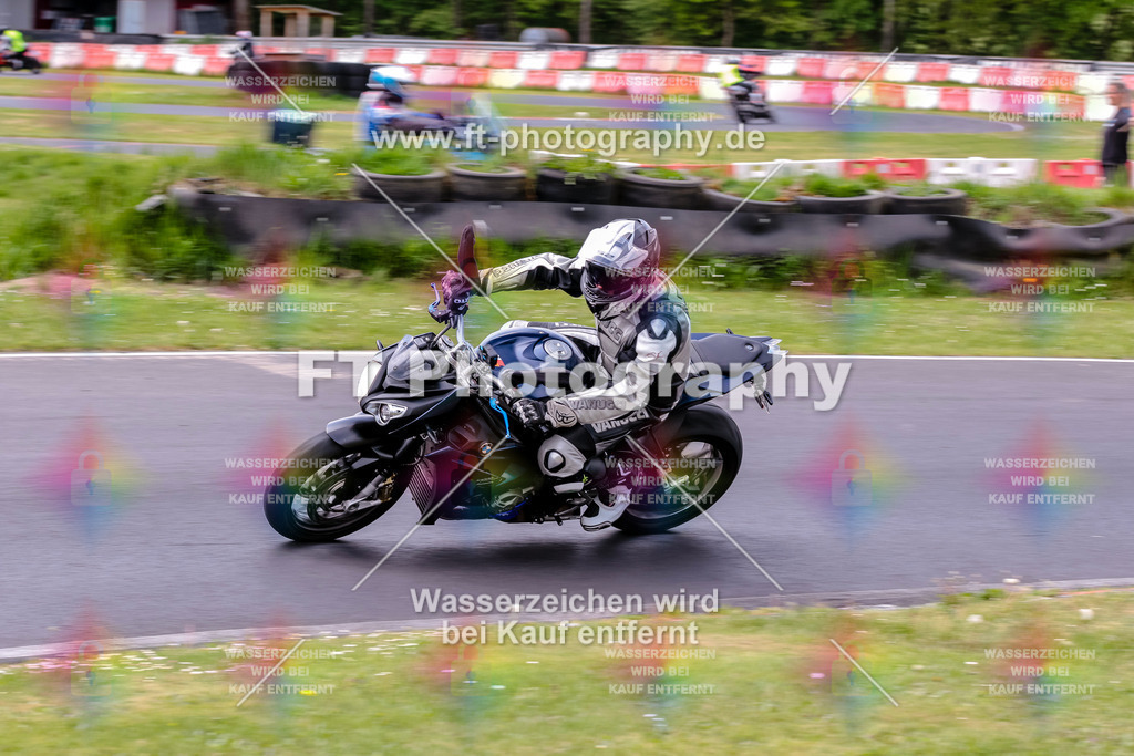 MotoTeamVBK-20934 | Hier findet Ihr Bilder von Touristenfahrten auf der Nürburgring Nordschleife oder von anderen Veranstaltungen die ich besucht habe. Viel Spass beim Durch Schauen 