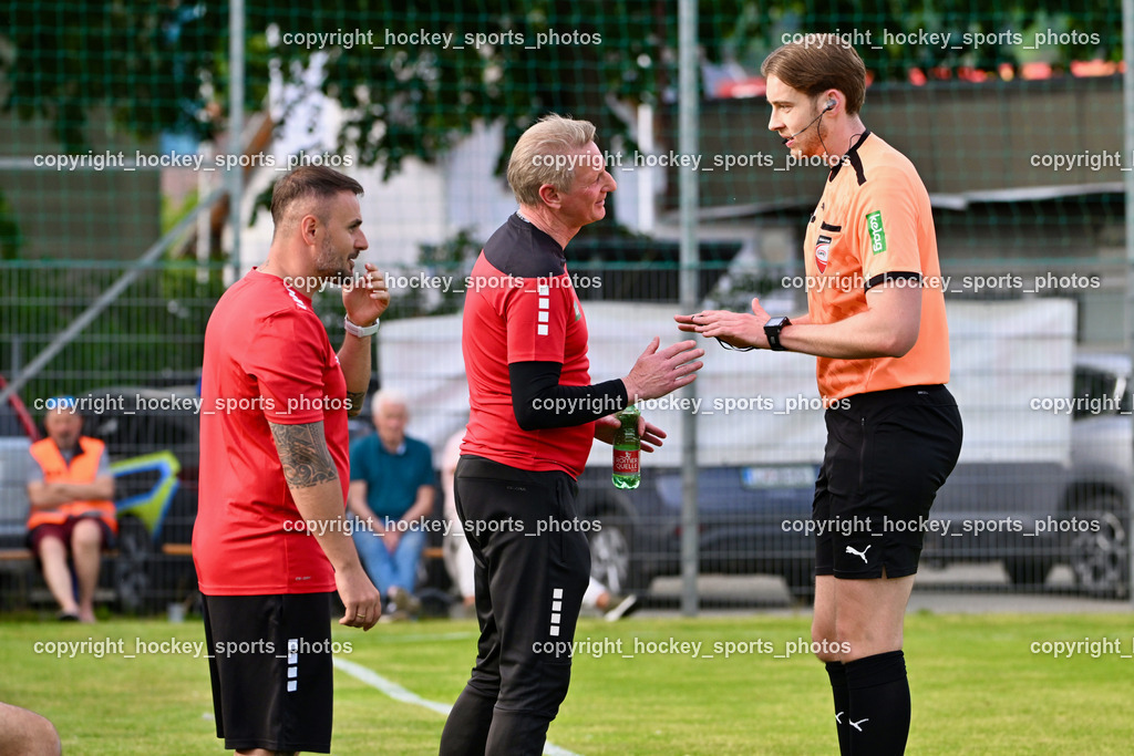 SAK vs. Austria Klagenfurt Amateure | Christoph Günter Messner Referee, Assitentcoach Austria Amateure Marko Petricevic, Tormann Trainer Austria Klagenfurt Amateure Christian Mauthner, SAK vs. Austria Klagenfurt Amateure, SAK vs. Austria Klagenfurt Amateure am 08.05.2026 in Klagenfurt (Sportpark Welzenegg), Austria, (Photo by Bernd Stefan)