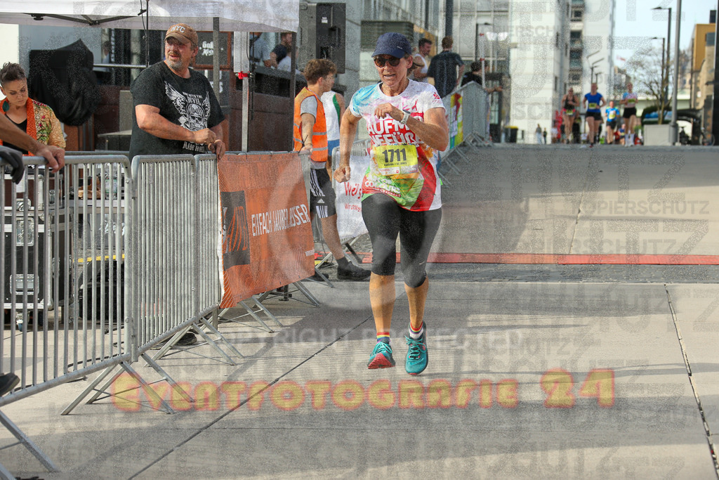 250920_1539_EX1_0358 | Sportfotografie im Rhein-Sieg Kreis, Köln, Bonn, NRW, Rheinland Pfalz, Hessen, etc. Unser Tätigkeitsfeld umfasst den Laufsport vom Volkslauf über den Marathon, Duathlon, Triathon bis zum Ultralauf wie Kölnpfad Ultra oder Schindertrail.