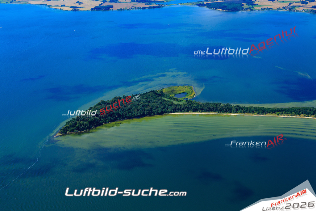 Die Luftaufnahme Vilm - Putbus wurde vom UL-Flugzeug (keine Drohne) aus fotografiert.Hohe Druck- Auflösung-die Geschenkidee!