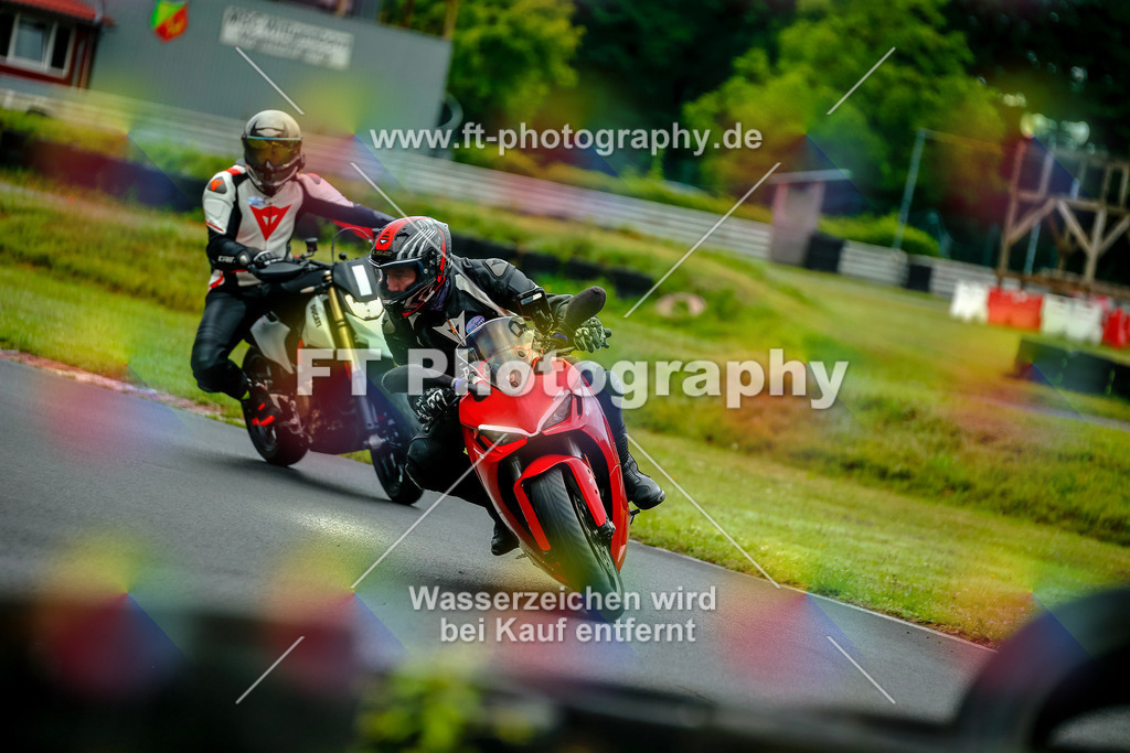VBK-3807 | Hier findet Ihr Bilder von Touristenfahrten auf der Nürburgring Nordschleife oder von anderen Veranstaltungen die ich besucht habe. Viel Spass beim Durch Schauen 