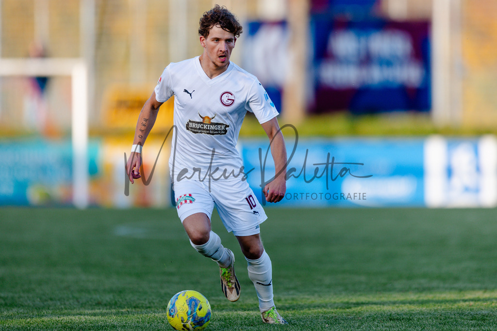 Oberliga Westfalen, Saison 2025/26, 13. Spieltag: 1. FC Gievenbeck - Türkspor Dortmund 2000 | Münster, 02.11.2025: Oberliga Westfalen, 13. Spieltag, 1. FC Gievenbeck empfängt Türkspor Dortmund 2000 im Sportpark Gievenbeck in Münster. Foto: sportfotografie.ms | Markus Paletta - Realisiert mit Pictrs.com