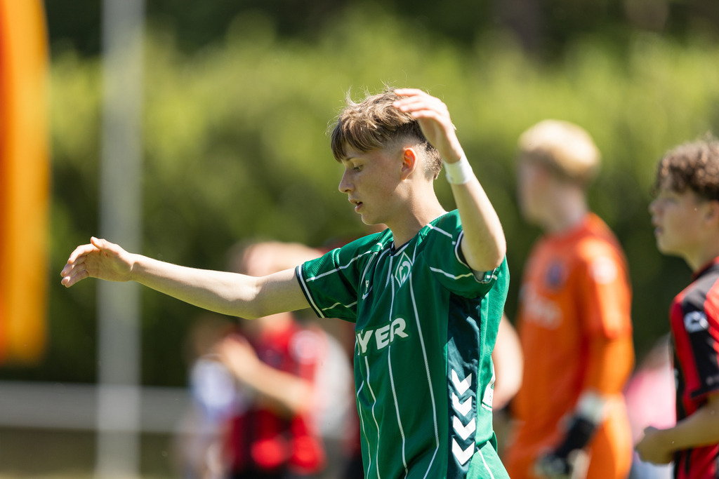 Fußball I Männer I 40. Pfingscup Hollage I 13156 | realhellocedii - Realisiert mit Pictrs.com