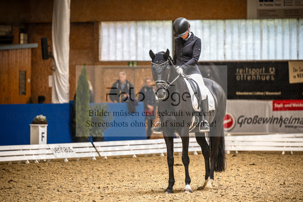 DOS_2227 | Entdecke hochwertige Reitturnierfotos von Foto Oger. Professionell, emotional und authentisch – jetzt Lieblingsmomente im Shop bestellen.Deutschlandweite Turnierfotografie. - Realisiert mit Pictrs.com