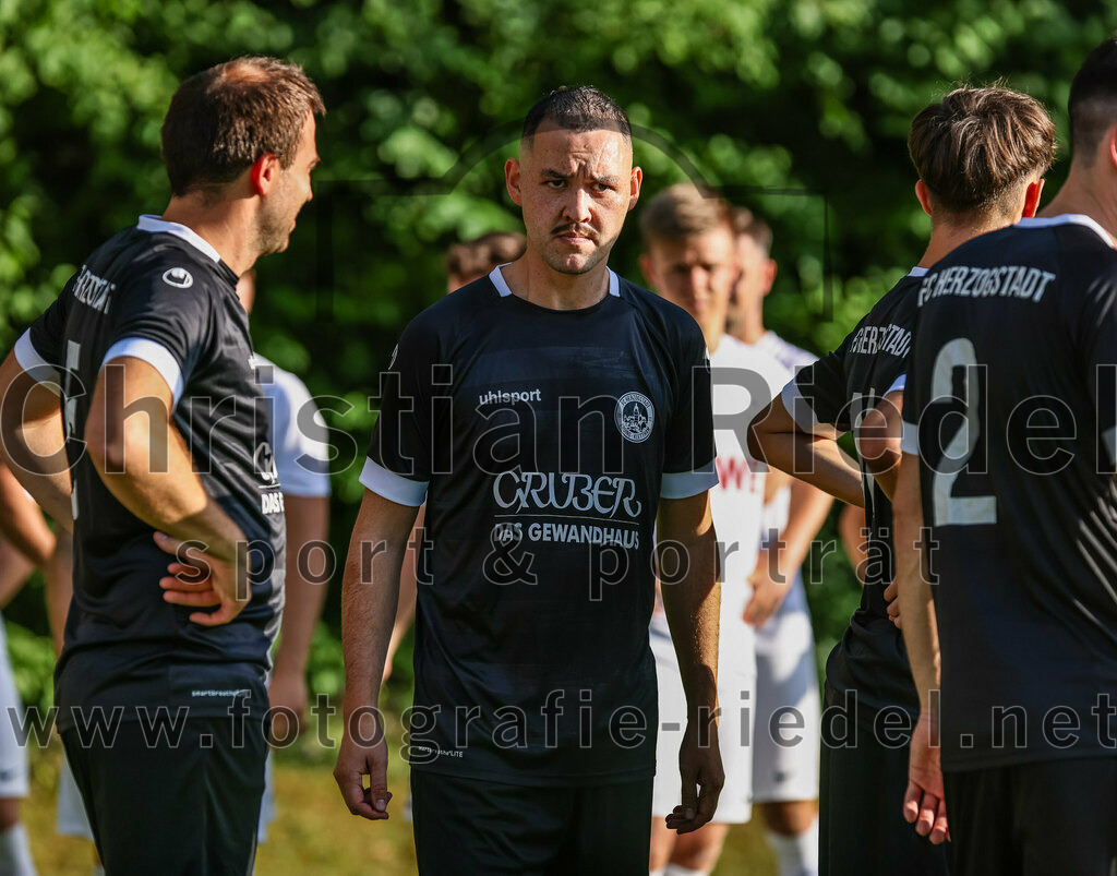 2023-07-18_015_FC_Herzogstadt_gegen_FC_Eitting | Erding, Deutschland, 18.07.2023:
Fußball, TOTO Pokal 2023 / 2024, 1. Spieltag, FC Herzogstadt gegen FC Eitting, Endergebnis: 2:4 n.E.

Christoph Greckl (FC Herzogstadt, #5), Maximilian Niedermair (FC Herzogstadt, #15)

Foto: Christian Riedel / fotografie-riedel.net