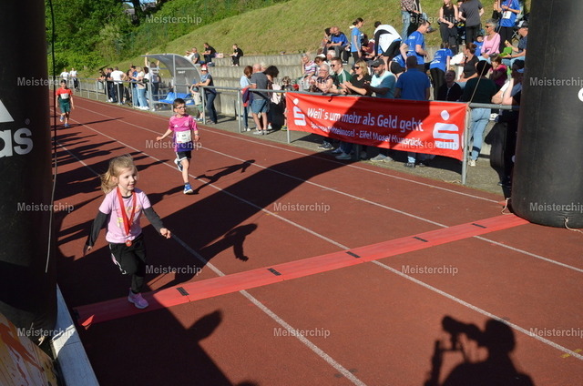 18-14-24_ | Meisterchip Fotoshop - Realisiert mit Pictrs.com