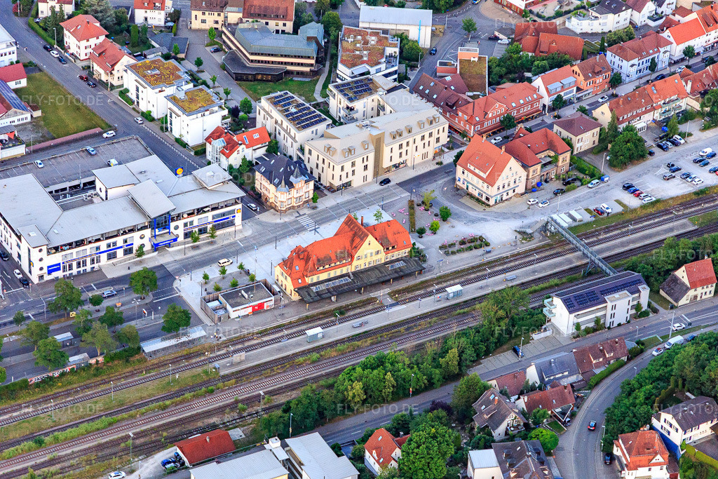 Luftbild: HOTEL Bahnhof Balingen in Balingen im Bundesland Baden-Württemberg in Deutschland. – Foto: IMG_148657.jpg vom 25.06.2025 durch Werner Riehm/FLY-FOTO.de – Auflösung des Originals: 5472 x 3648 px – Hotel Bahnhof Balingen