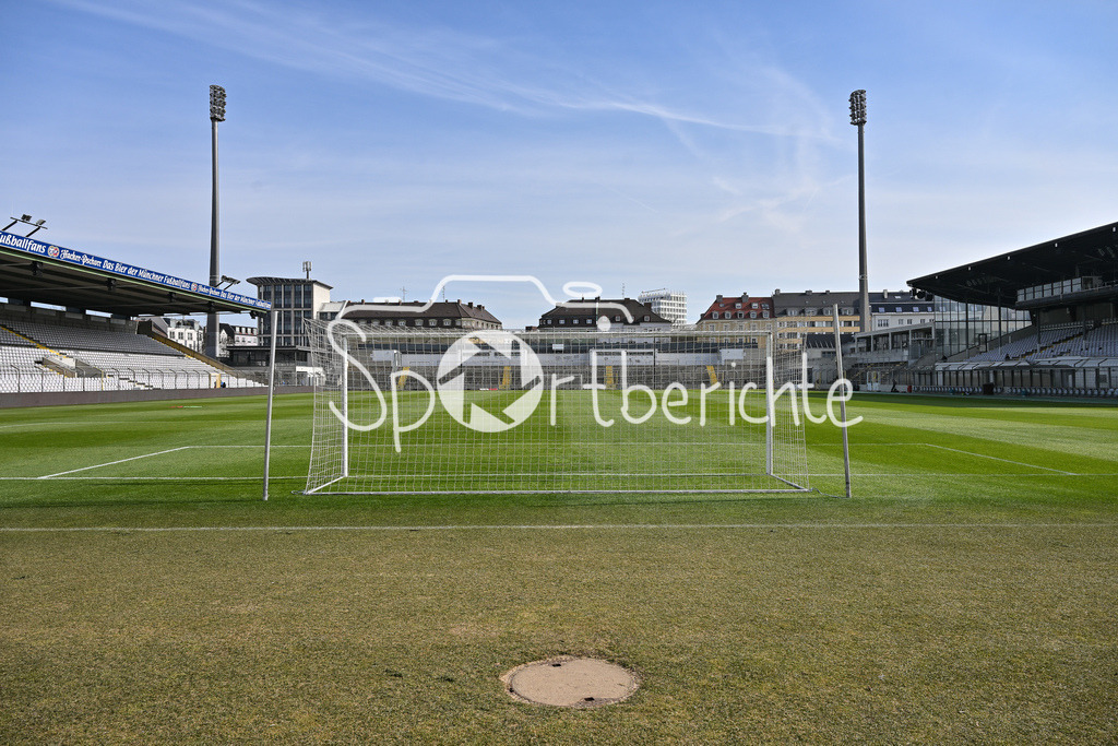 FC Bayern Amateure - 1. FC Schweinfurt 05 | Ein Blick ins Stadion an der Gruenwalder Strasse in Muenchen / Gruenwalder Stadion / Innen / Symbolbild / TSV 1860 Muenchen / Muenchner Loewen / Giesing / Symbolbild / 3. Liga / Regionalliga Bayern / Regionalliga Bayern: FC Bayern Muenchen II - 1. FC Schweinfurt 1905, Gruenwalder Stadion am 22.02.2025