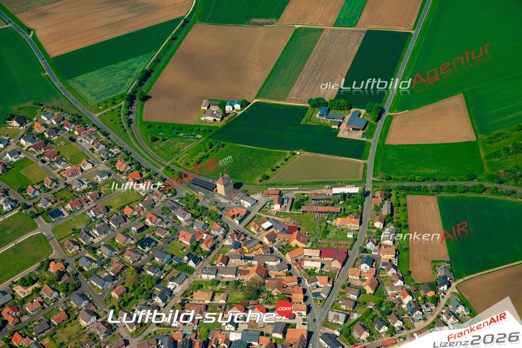 Das Luftbild zeigt :  Prosselsheim - Die Luftaufnahme wurde 2024 vom UL-Flugzeug aus erstellt ( keine Drohne ) - Hochauflösende Luftaufnahme - Für grossformatige Ausdrucke geeignet. Die Geschenkidee !Mit Lizenz und Bildrechte bestellbar