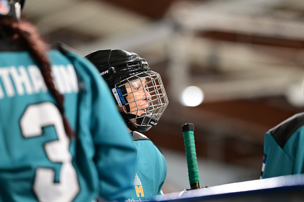 Eishockey I Frauen I Saison 2023-2024 I Testspiel I TuS Harsefeld Tigers - Crocodiles Hamburg | Der Sportfotograf. - Realisiert mit Pictrs.com
