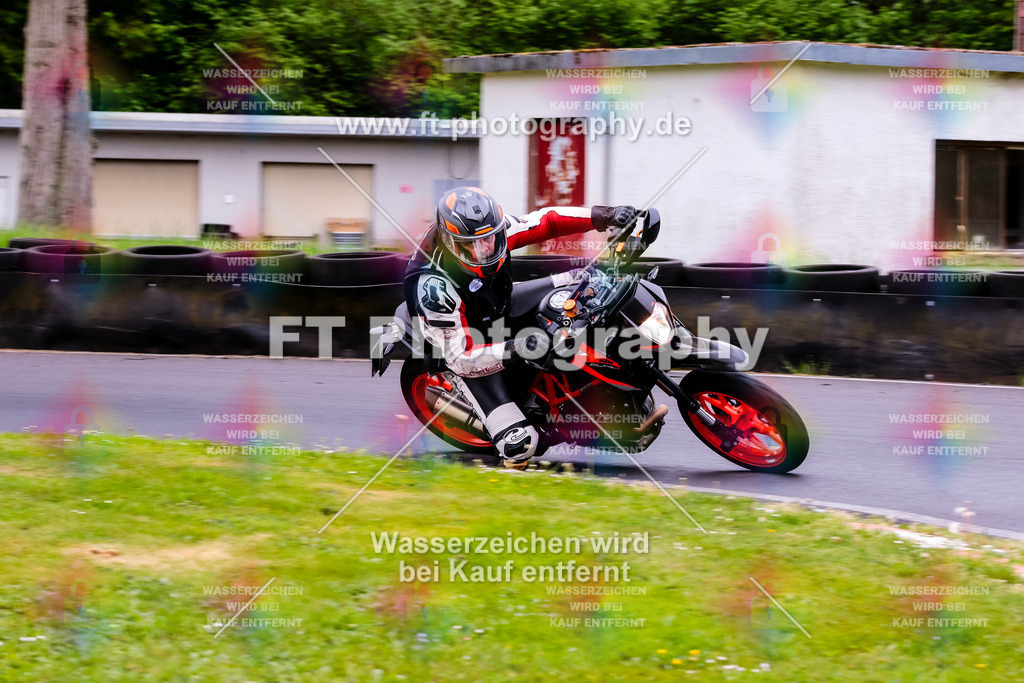 MotoTeamVBK-20450 | Hier findet Ihr Bilder von Touristenfahrten auf der Nürburgring Nordschleife oder von anderen Veranstaltungen die ich besucht habe. Viel Spass beim Durch Schauen 