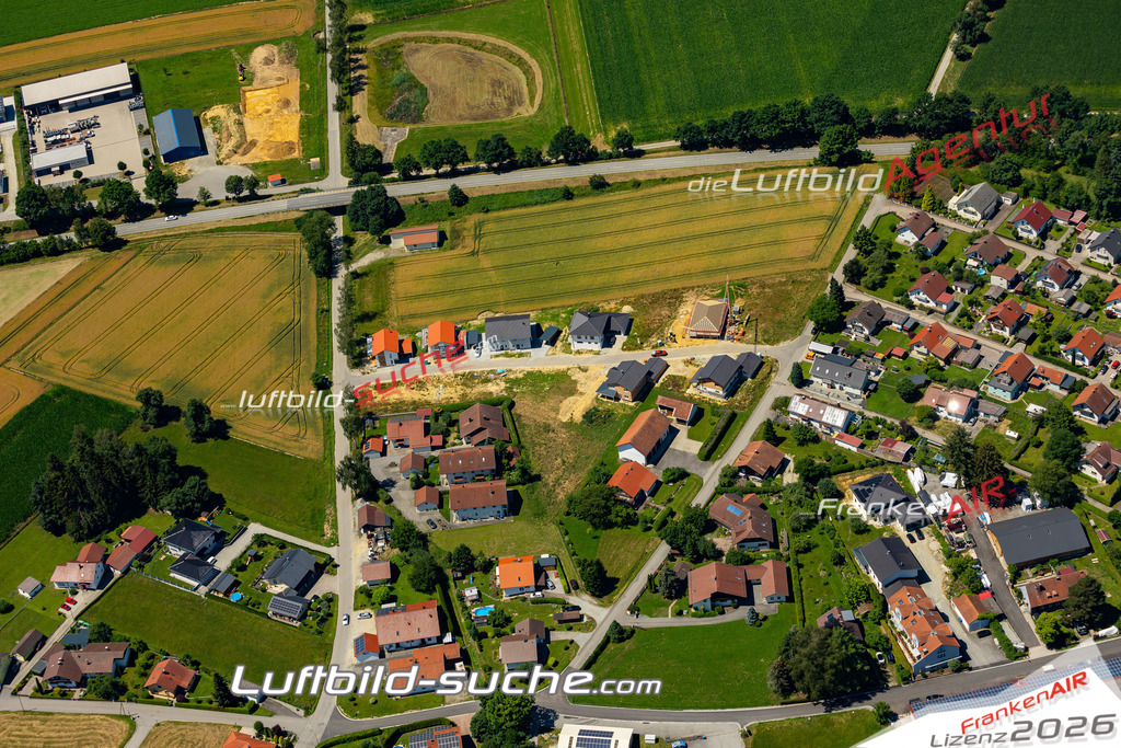 Aktuelles Luftbild von moosham Ortenburg - Die Luftaufnahme wurde 2022 mittels UL-Flugzeug erstellt ( keine Drohne ) - hochauflösende Kamera-Systeme von  Canon -Beste Qualität - Für grossformatige Ausdrucke geeignet. Die Geschenkidee !