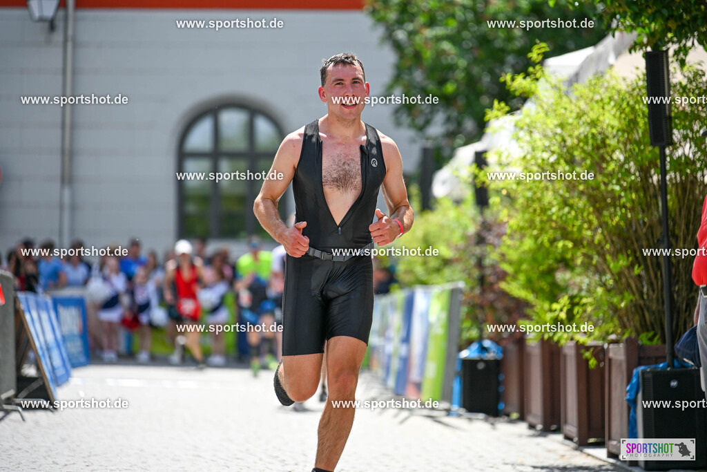SZI_7600 | Stadttriathlon Erding 2025. #yourpictrs #sportshot_your_pictrs @Sportshotphotography #stadttriathlonerding Copyright: www.sportshot.de