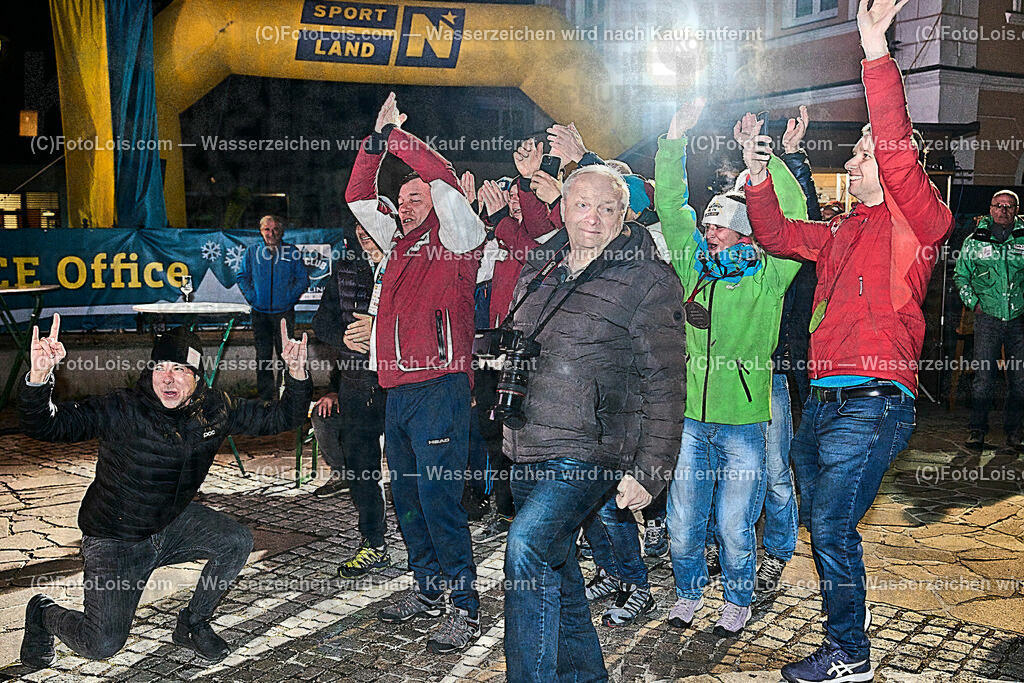 ALP2400_FMC-SL_Kat-A_Siegerehrung | (C)FotoLois.com, Alois Spandl, World Criterium Masters Ski Alpin 2023 Hochkar, WellcomeFeier mit Siegerehrungen Slalom A + GiantSlalom C, Mo 20. März 2023.