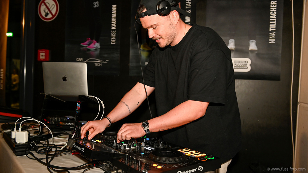 _DSC0145 | "Fussifoto.com – Ihr Ansprechpartner für hochwertige Fotografie! Entdecken Sie kreative Bilder und professionelle Dienstleistungen. Kontaktieren Sie uns für Ihre Projekte!"