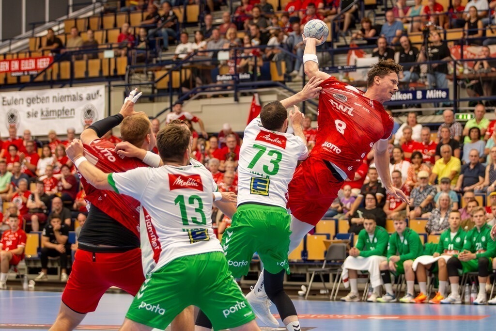 06.09.2024, 2. HBL (Handball-Bundesliga), 1. Spieltag: Eulen Ludwigshafen gegen GWD Minden. Bild: Mex Raguse (8, Ludwigshafen) mit Wurf zum Tor | 06.09.2024, 2. HBL (Handball-Bundesliga), 1. Spieltag: Eulen Ludwigshafen gegen GWD Minden. Bild: Mex Raguse (8, Ludwigshafen) mit Wurf zum Tor - Realisiert mit Pictrs.com