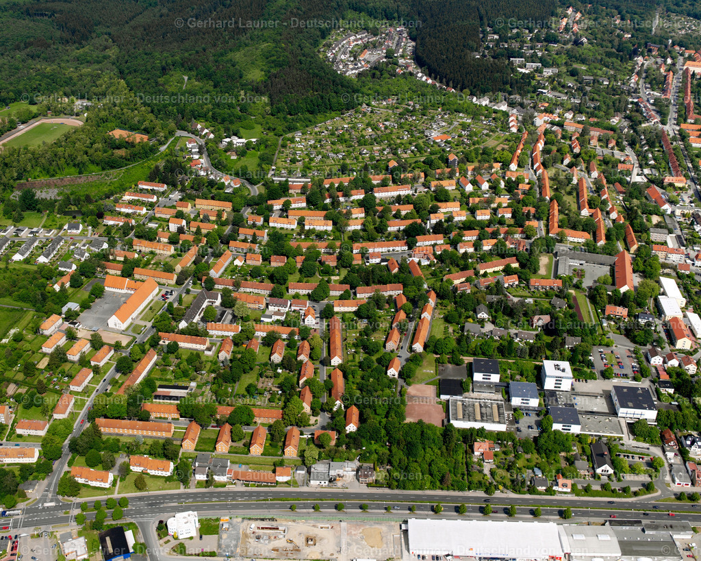 2638032 | BAD Salzgitter 09.06.2006 Wohngebiet der Mehrfamilienhaussiedlung  in Bad im Bundesland Niedersachsen, Deutschland // Residential area of the multi-family house settlement  in Bad in the state Lower Saxony, Germany Foto: Gerhard Launer