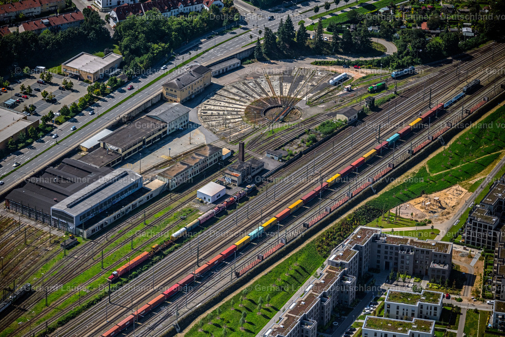4050783 | REGENSBURG 02.09.2021 Gleisanlagen an der Kirchmeierstraße am Depot des Betriebswerkes in Regensburg im Bundesland Bayern, Deutschland. // Tracks on Kirchmeierstrasse at the depot of the operating plant in Regensburg in the state Bavaria, Germany. Foto: Gerhard Launer