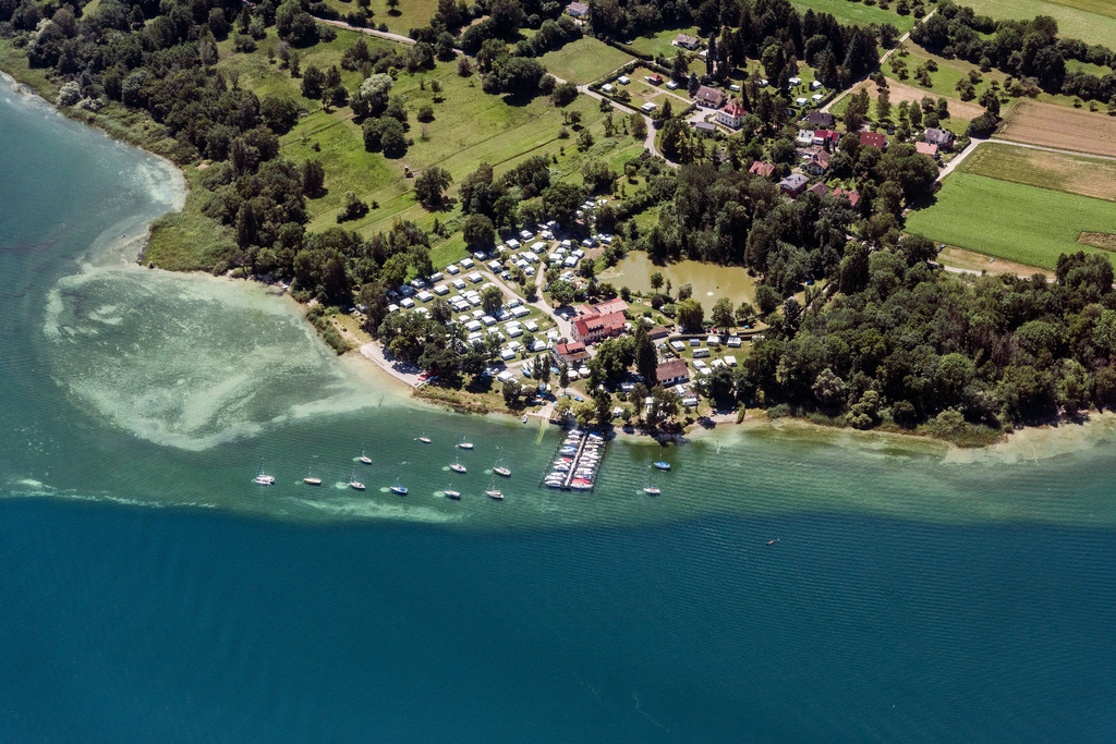 dr__0018950.jpg | KONSTANZ 04.07.2017 Wohnwagen und Zelte- Campingplatz - und Zeltplatz Klausenhorn am Bodensee in Konstanz im Bundesland Baden-Württemberg, Deutschland. // Camping with caravans and tents in Konstanz in the state Baden-Wuerttemberg, Germany. Foto: Daniel Reiter